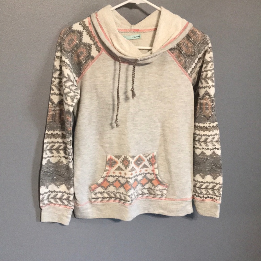3/20 Maurices Cowl Neck Aztec Print Sweatshirt S